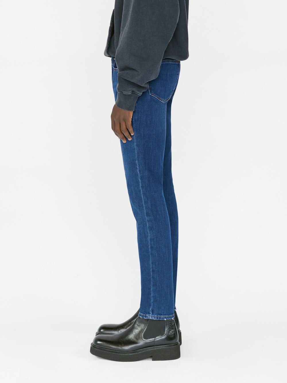 jeans side view alt:fit1